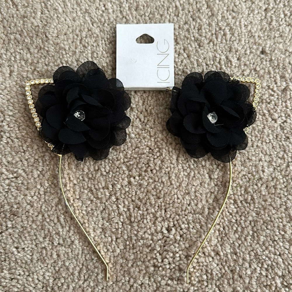 A cute headband in the brand icing